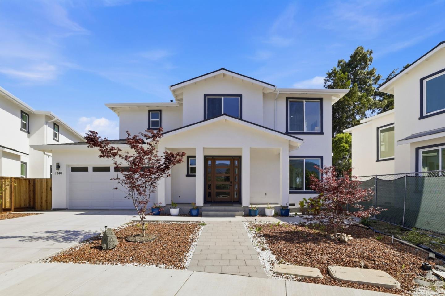 1681 Zinnia LN - Interior