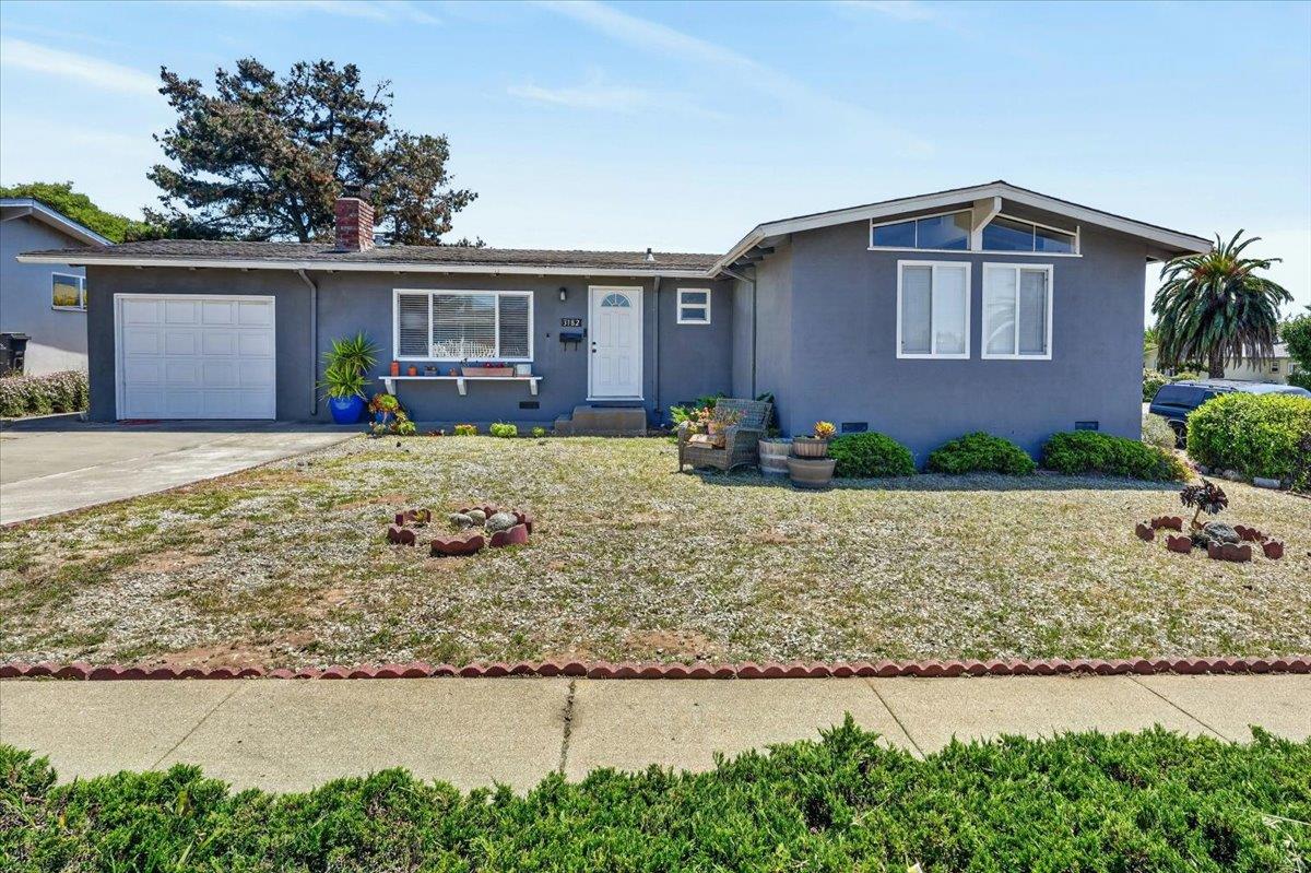 3182 Vista Del Camino