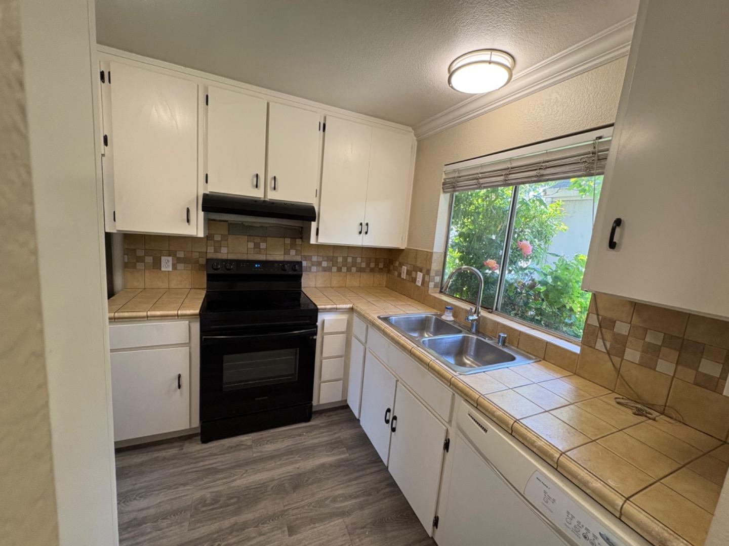 420 Tortola WAY 420 - Kitchen