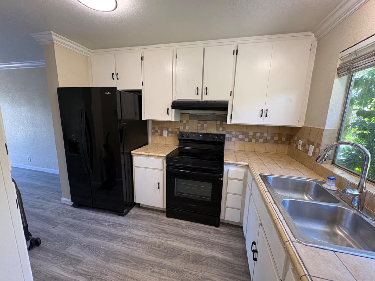 420 Tortola WAY 420 - Living area