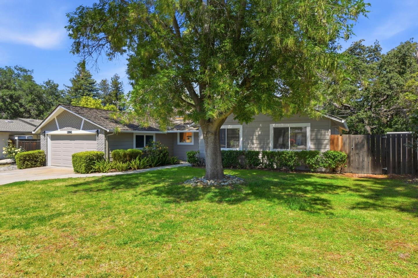 18961 Fernbrook CT - Interior