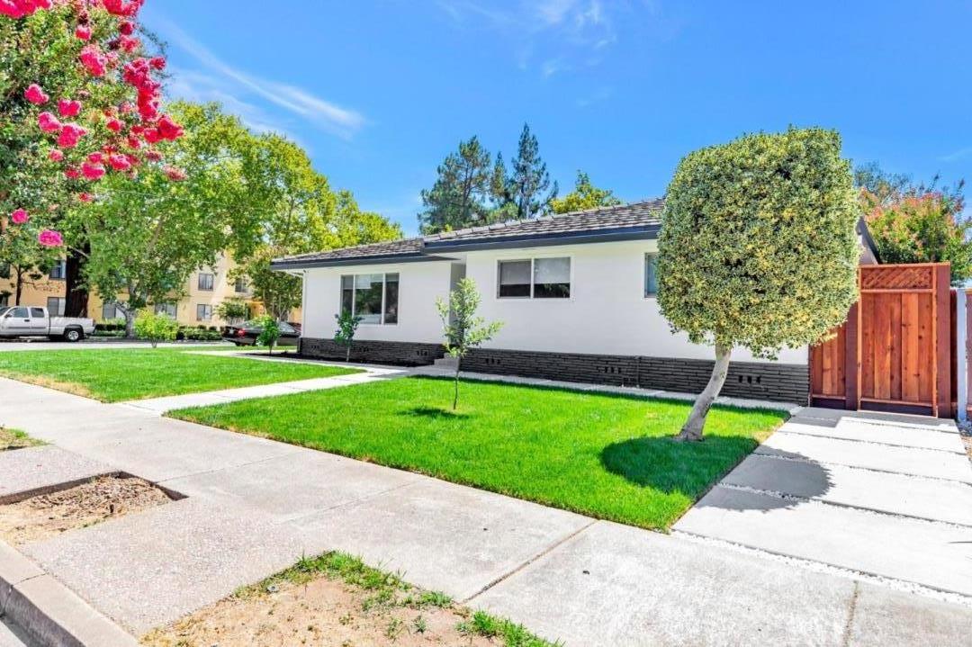 700 Eschenburg DR