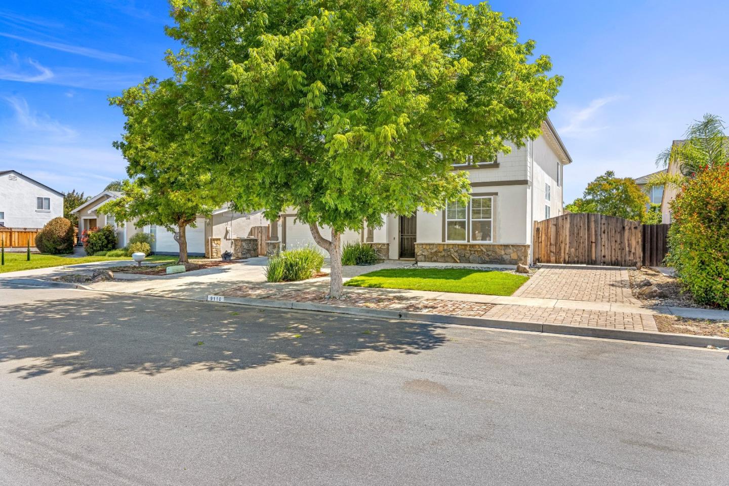 9110 Avezan WAY - Kitchen