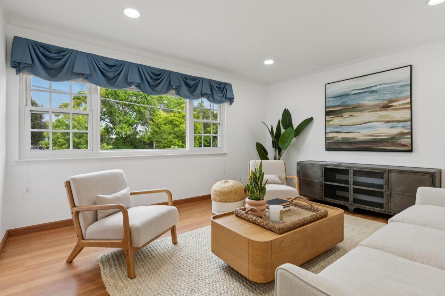 1087 S Stelling RD - Living area