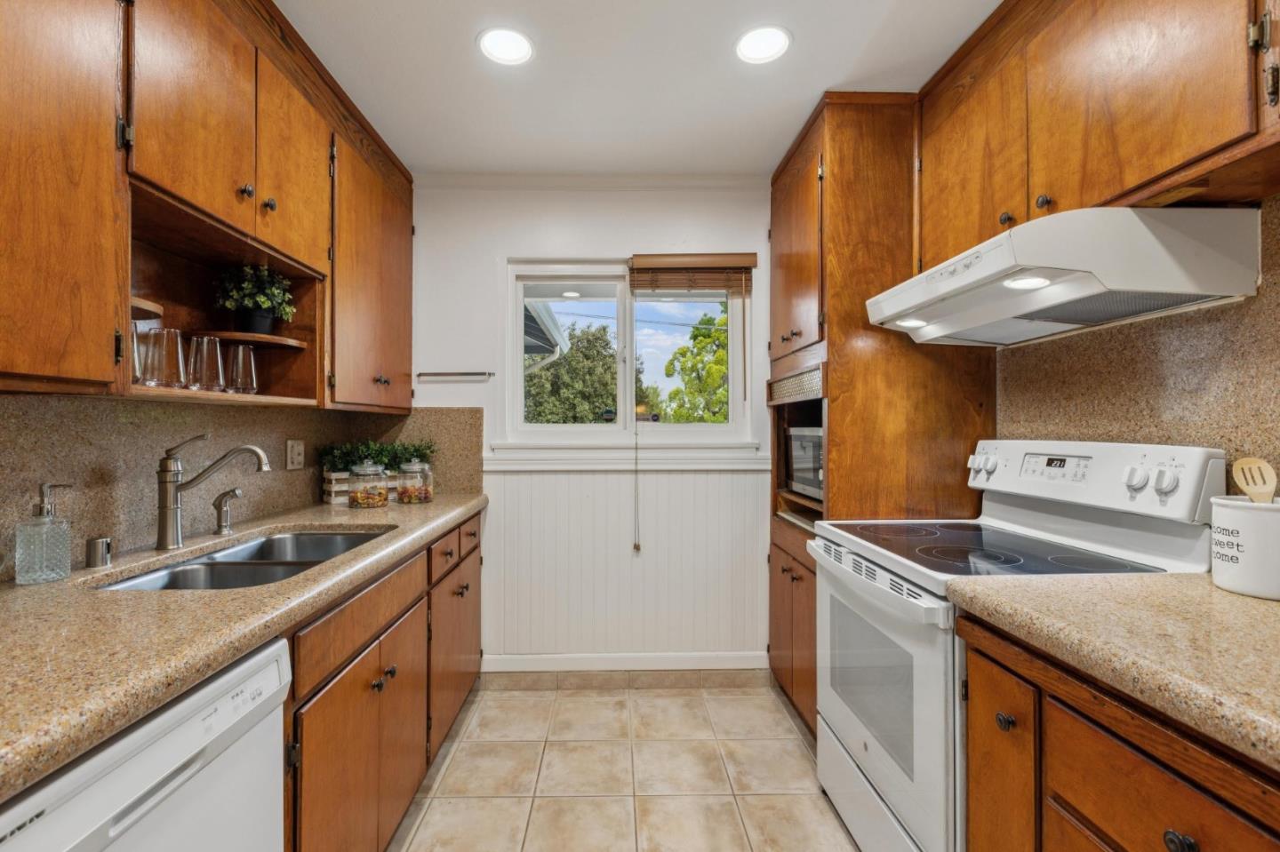 1087 S Stelling RD - Bathroom
