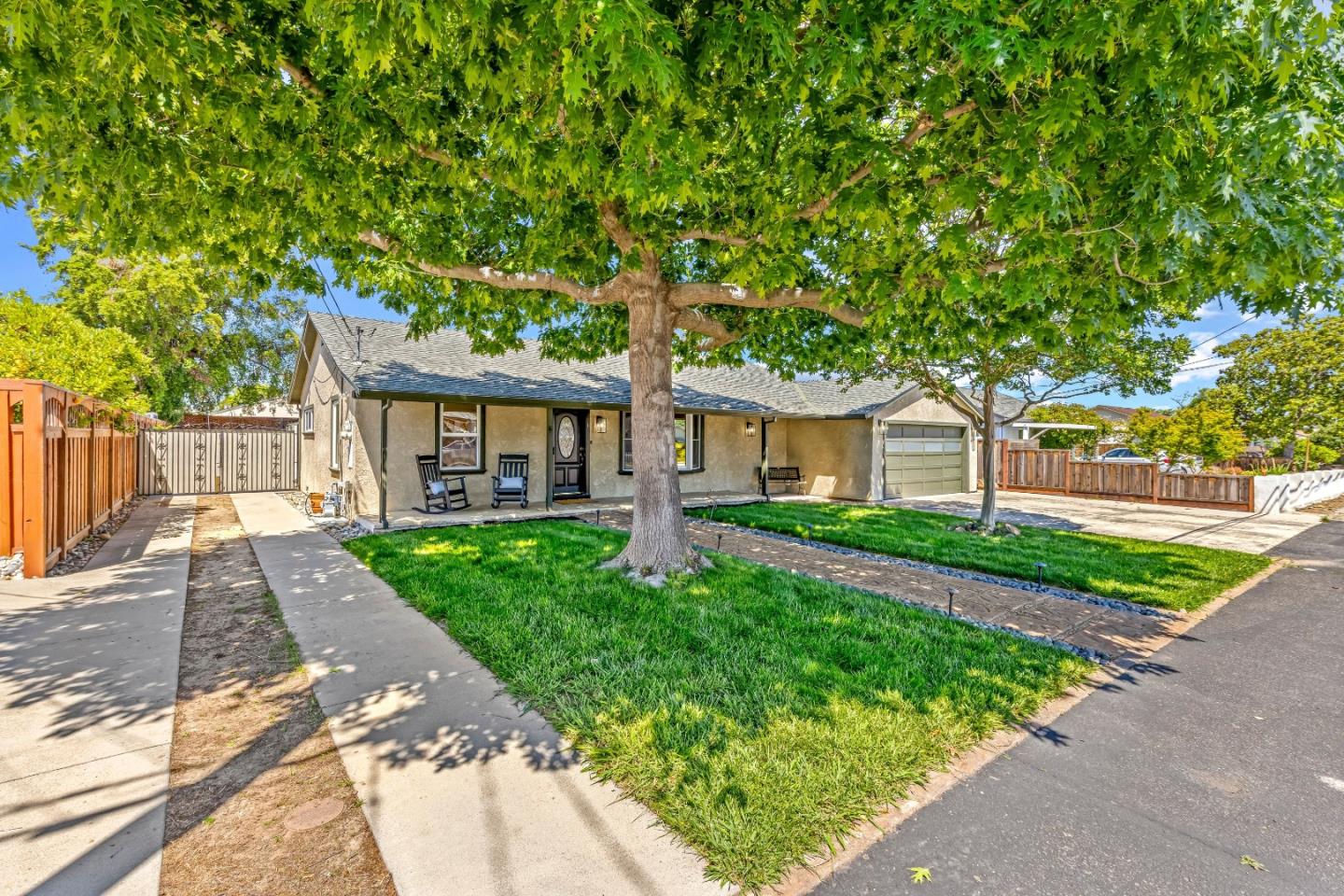 953 Kenneth AVE - Backyard