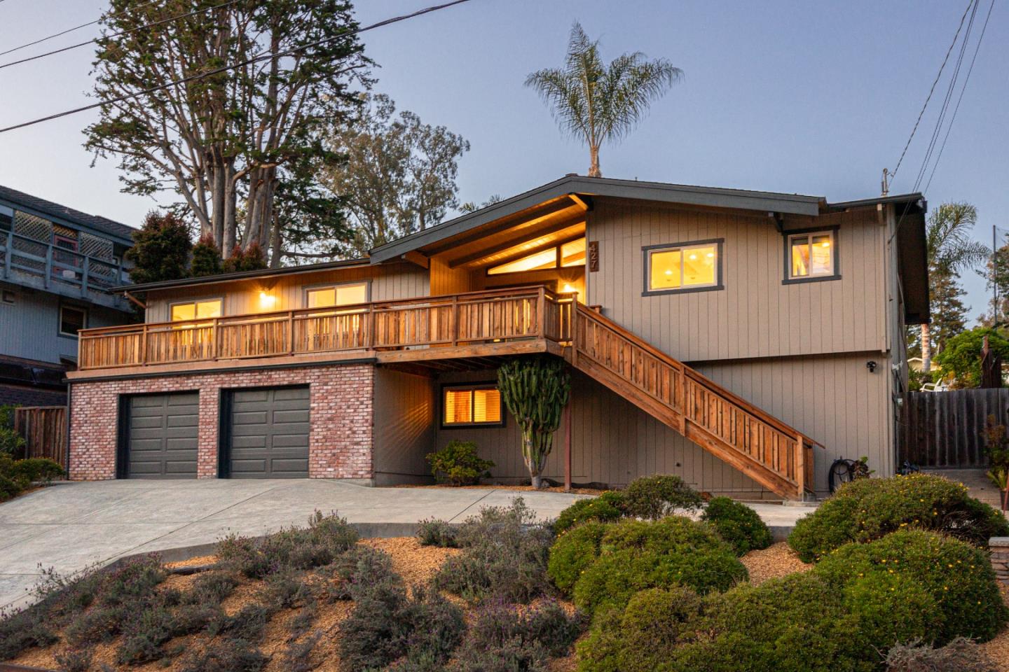 427 Sumner AVE