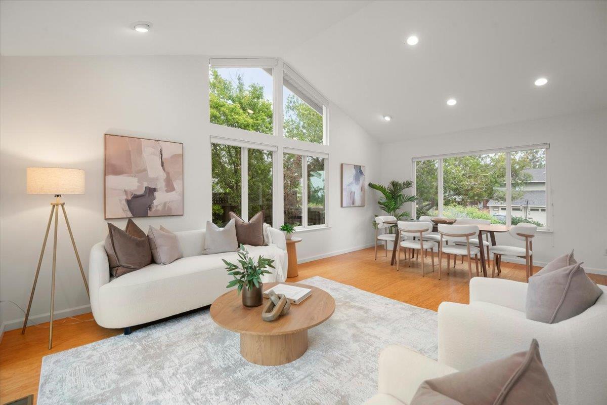 1278 Saint Mark CT - Living area