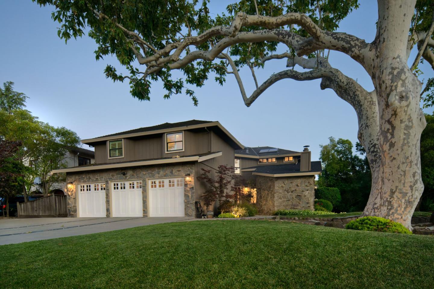 1136 Carnforth CT - Interior