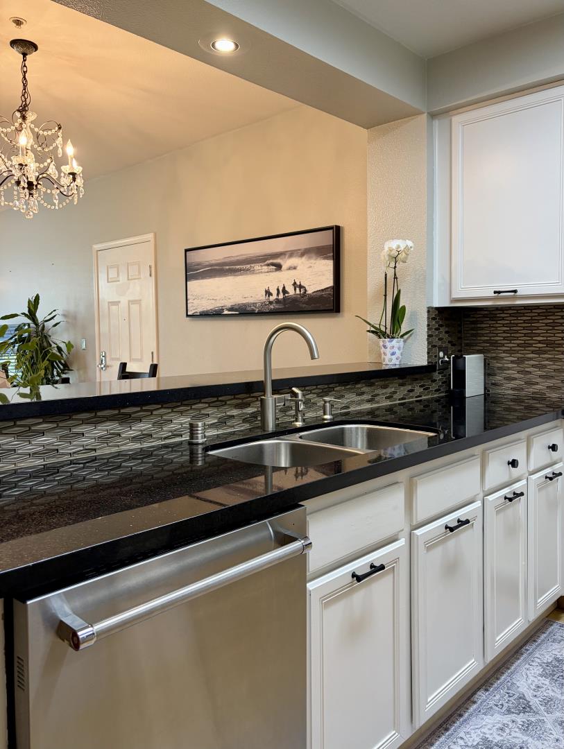 415 N 2nd ST 239 - Interior