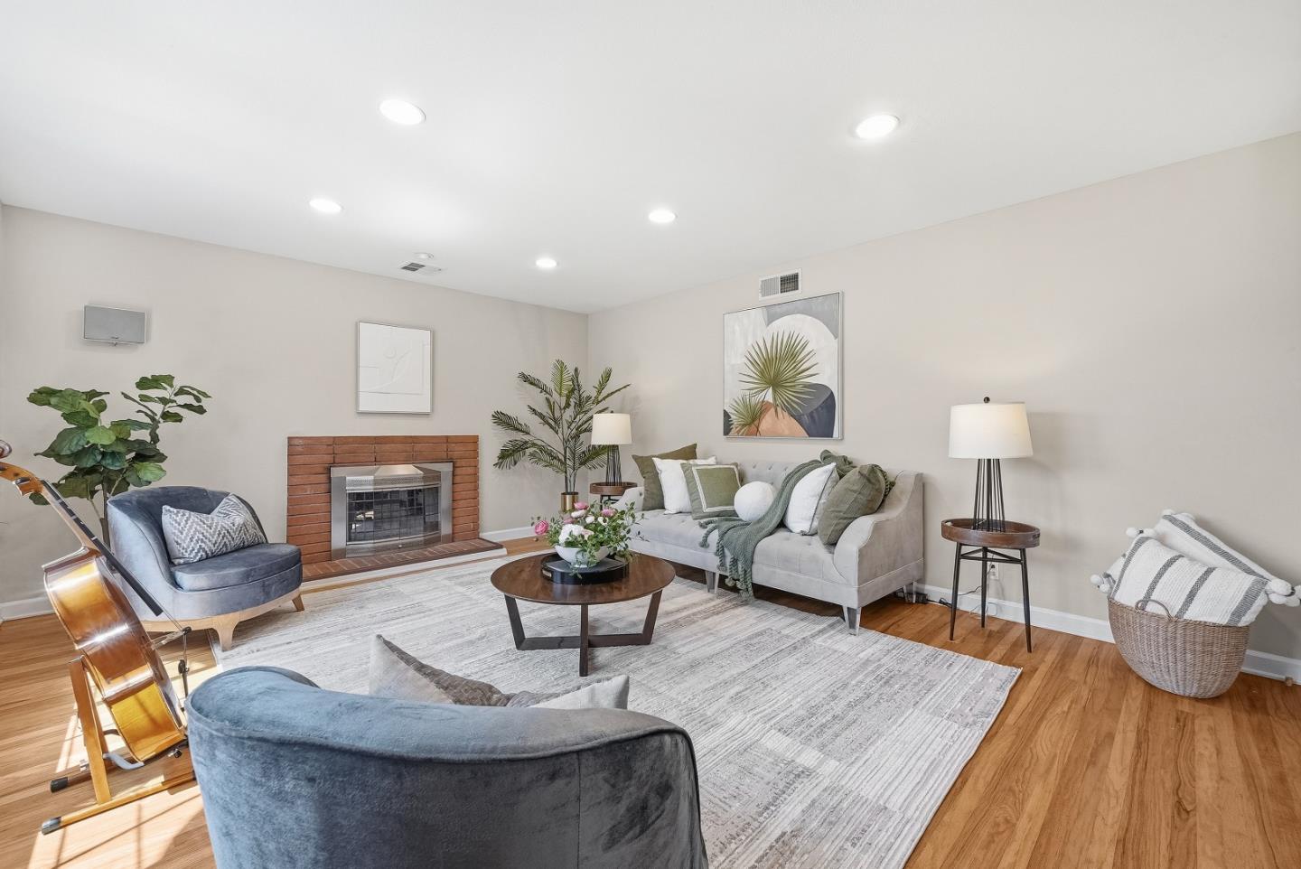1299 Weathersfield WAY - Backyard