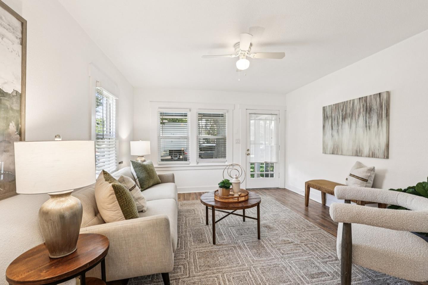 365 Laswell AVE - Living area