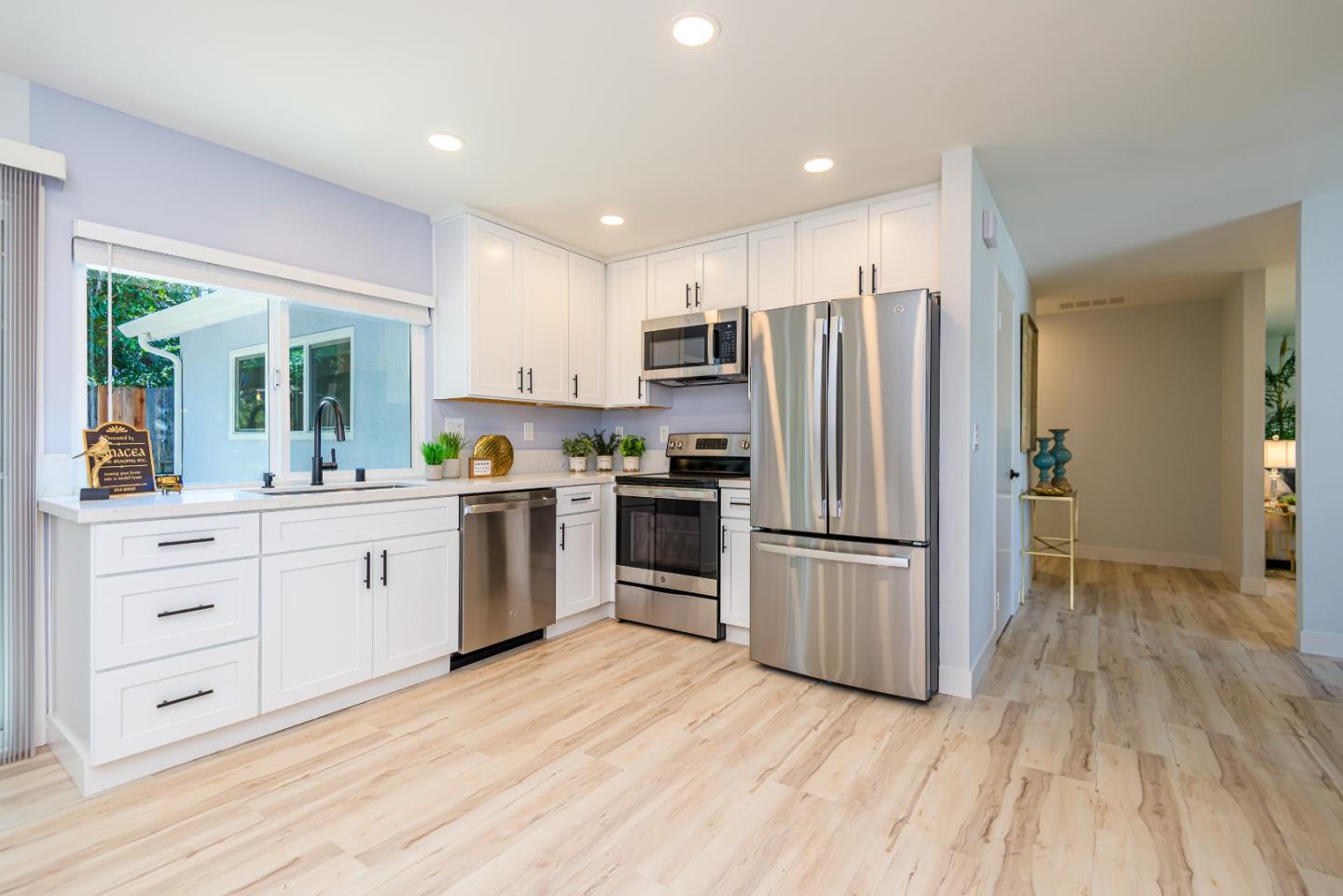 2222 Lacey DR - Interior