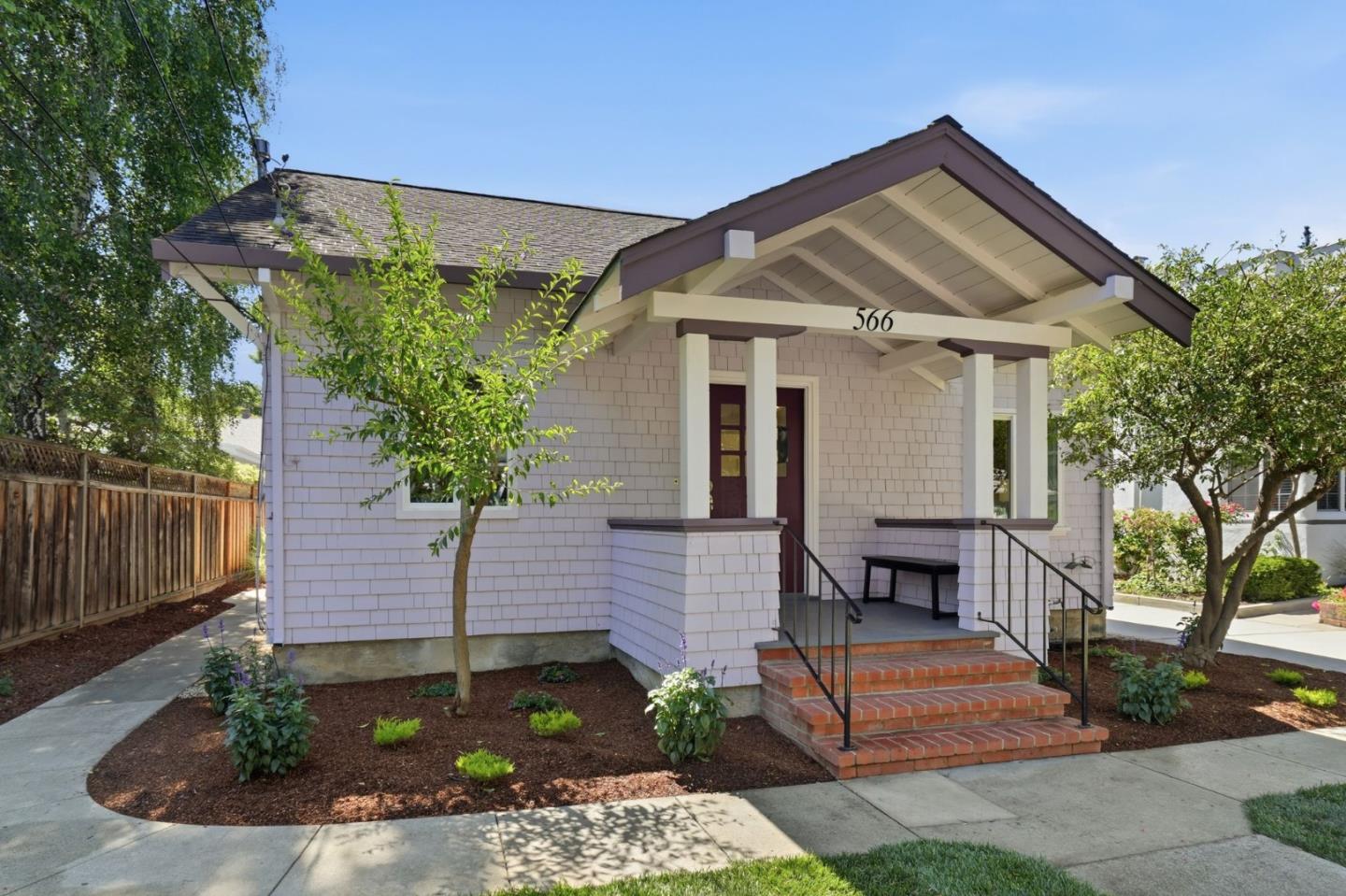 566 Everett AVE - Interior