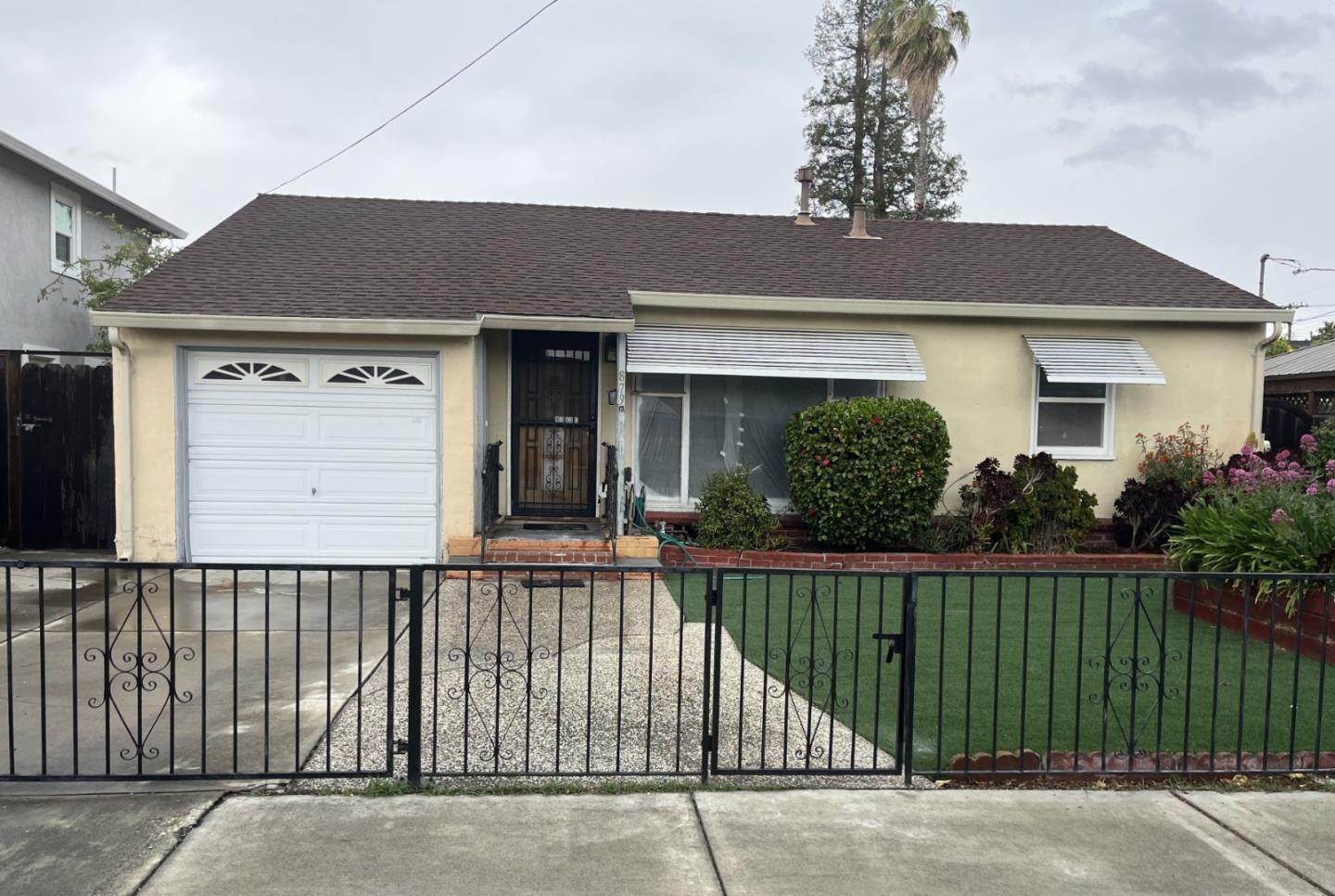 879 Birch AVE