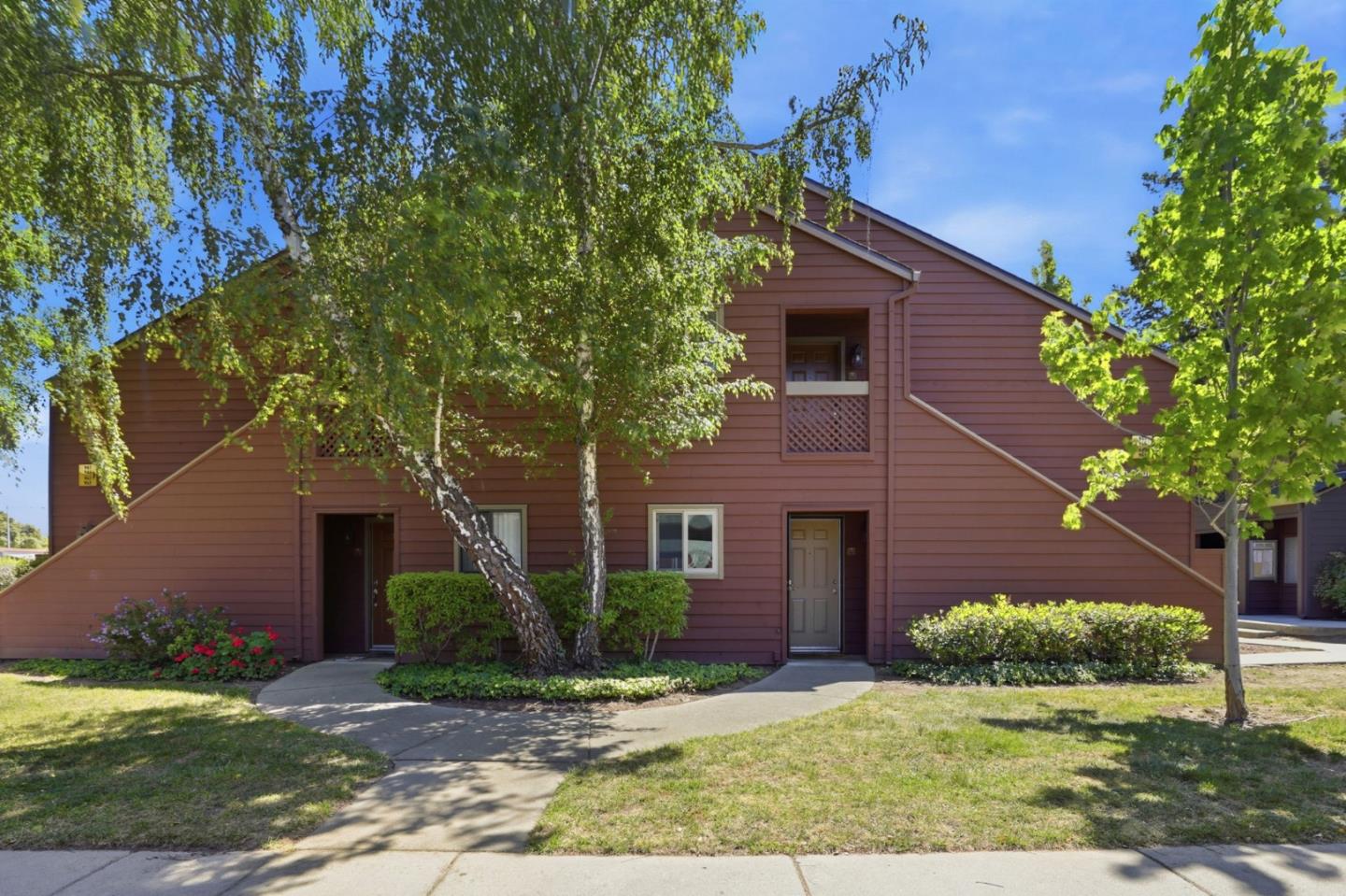 945 Catkin CT - Interior