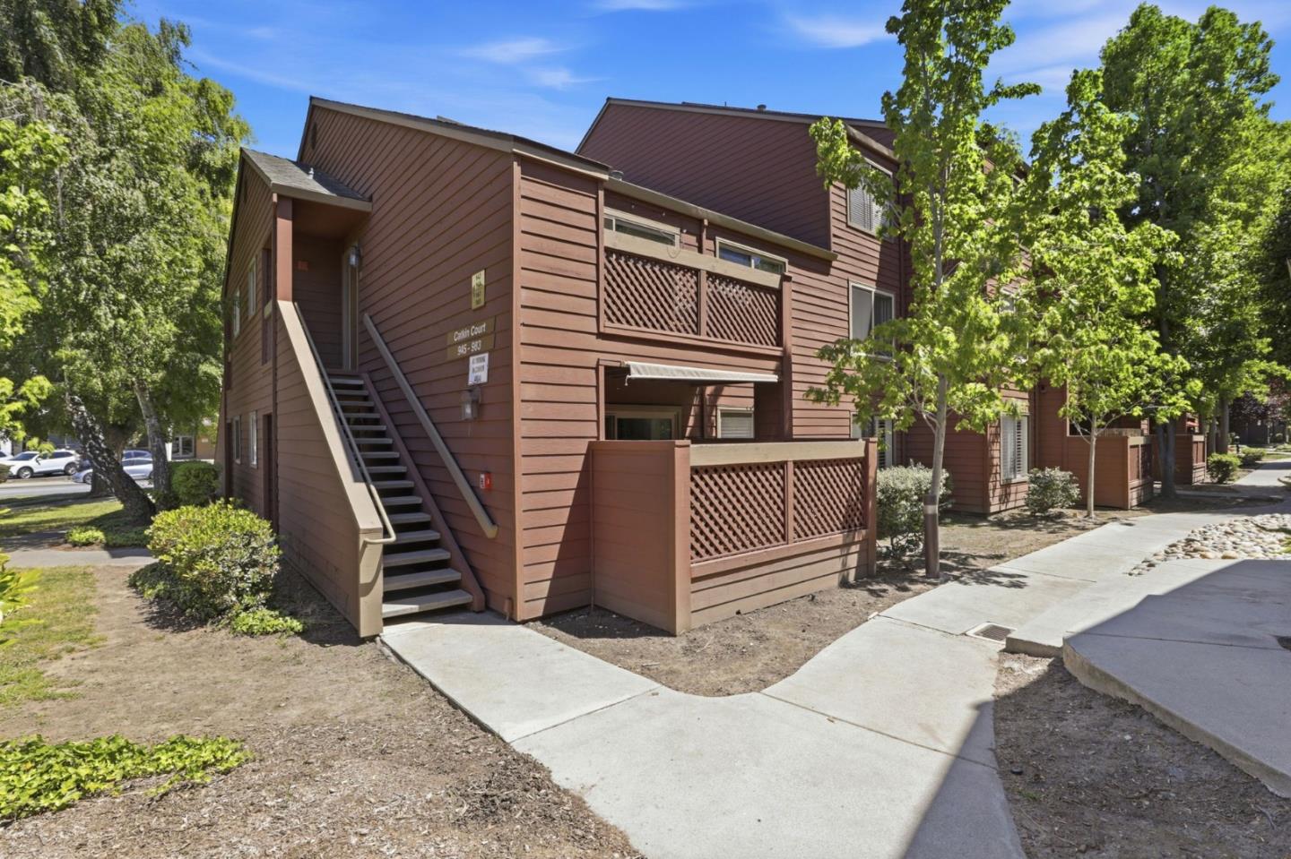 945 Catkin CT - Backyard