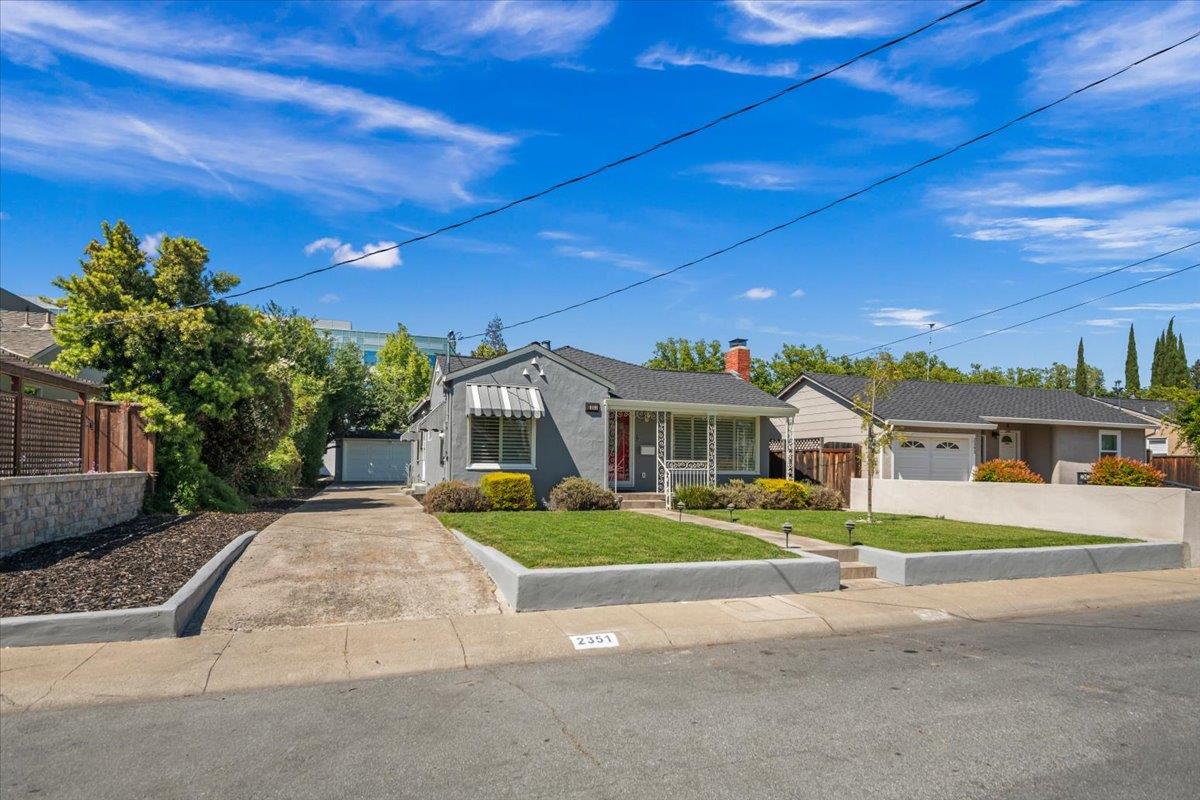 2351 Fruitdale AVE - Living area