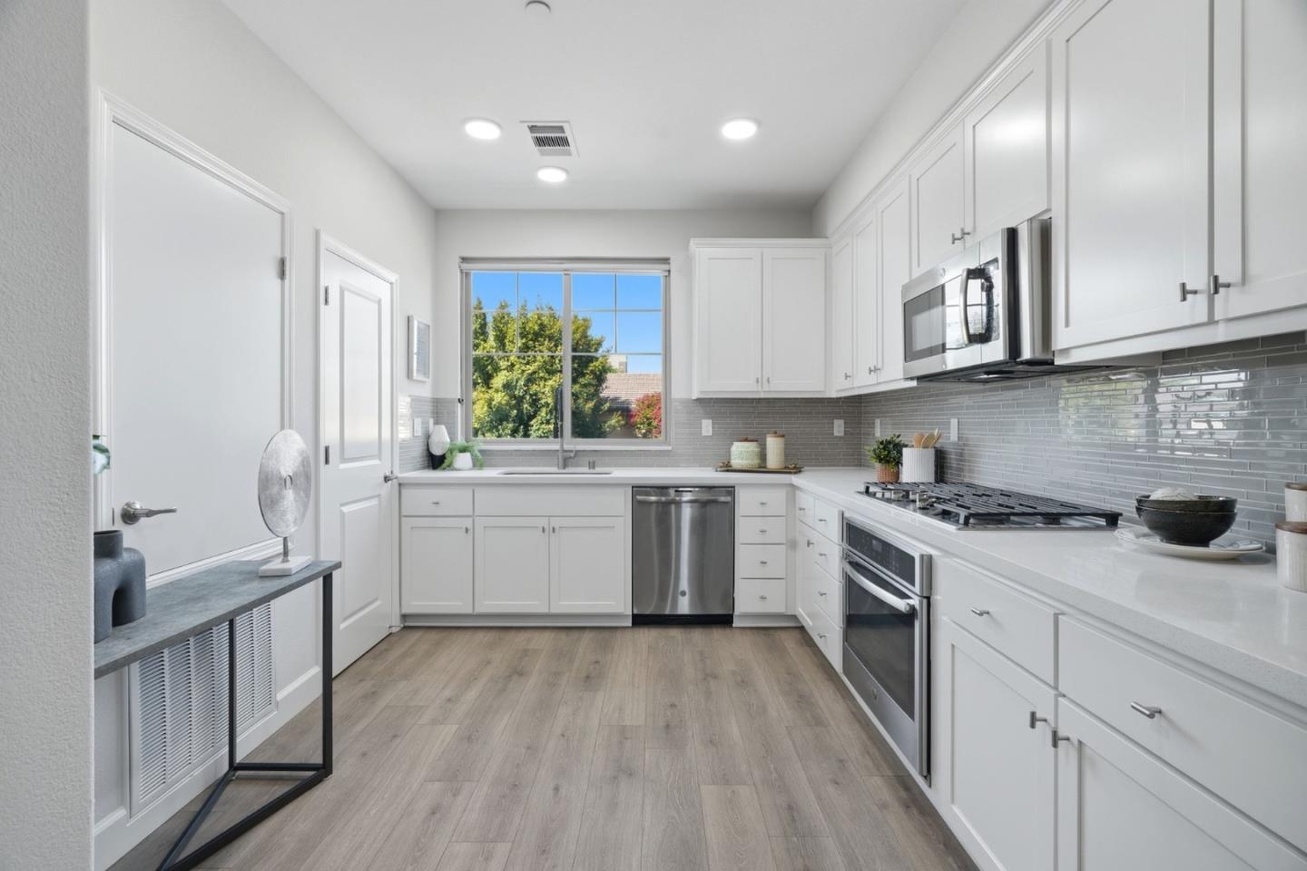 605 Cinnamon CIR - Backyard