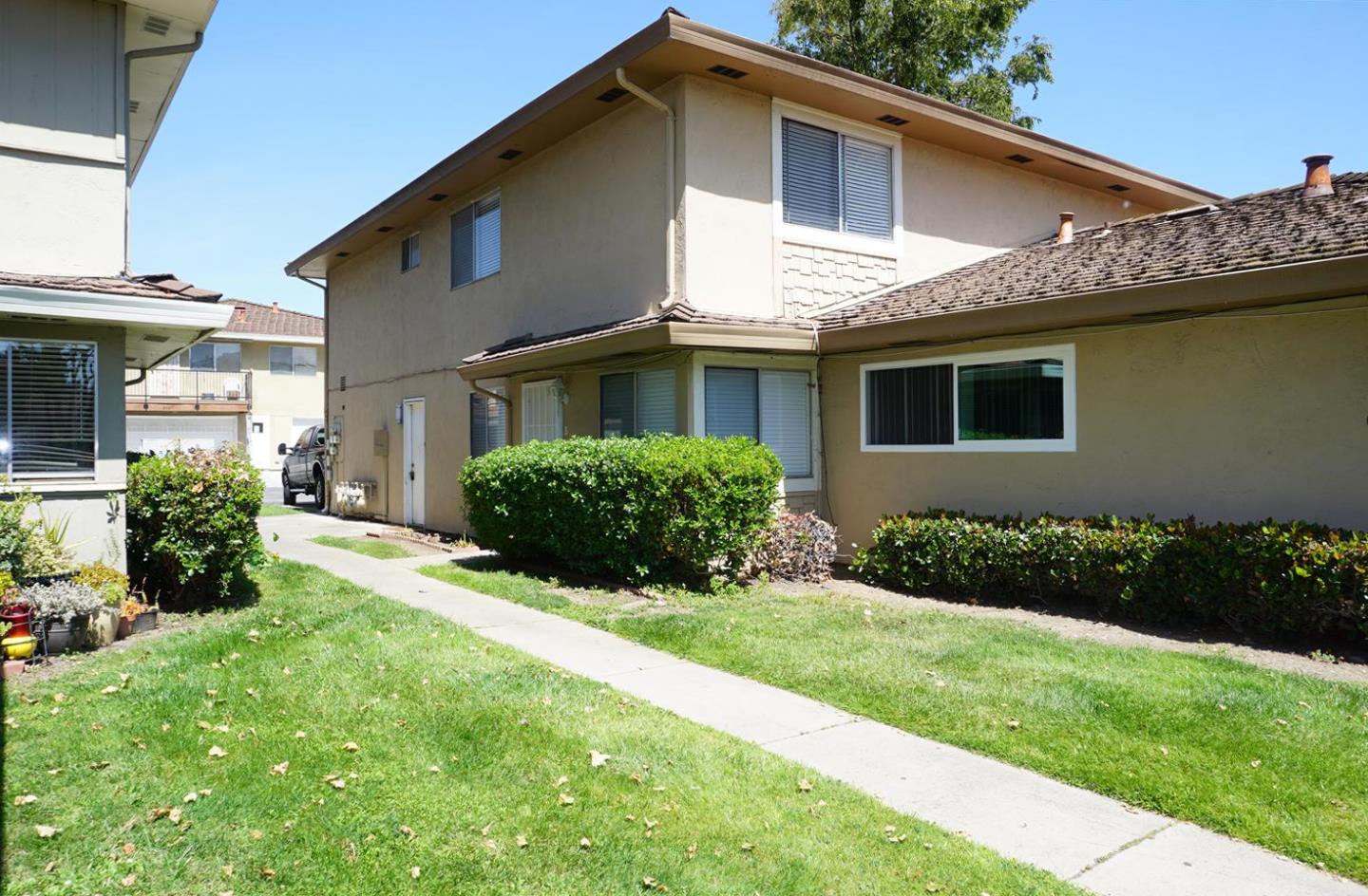 902 Gilchrist Wkwy 3