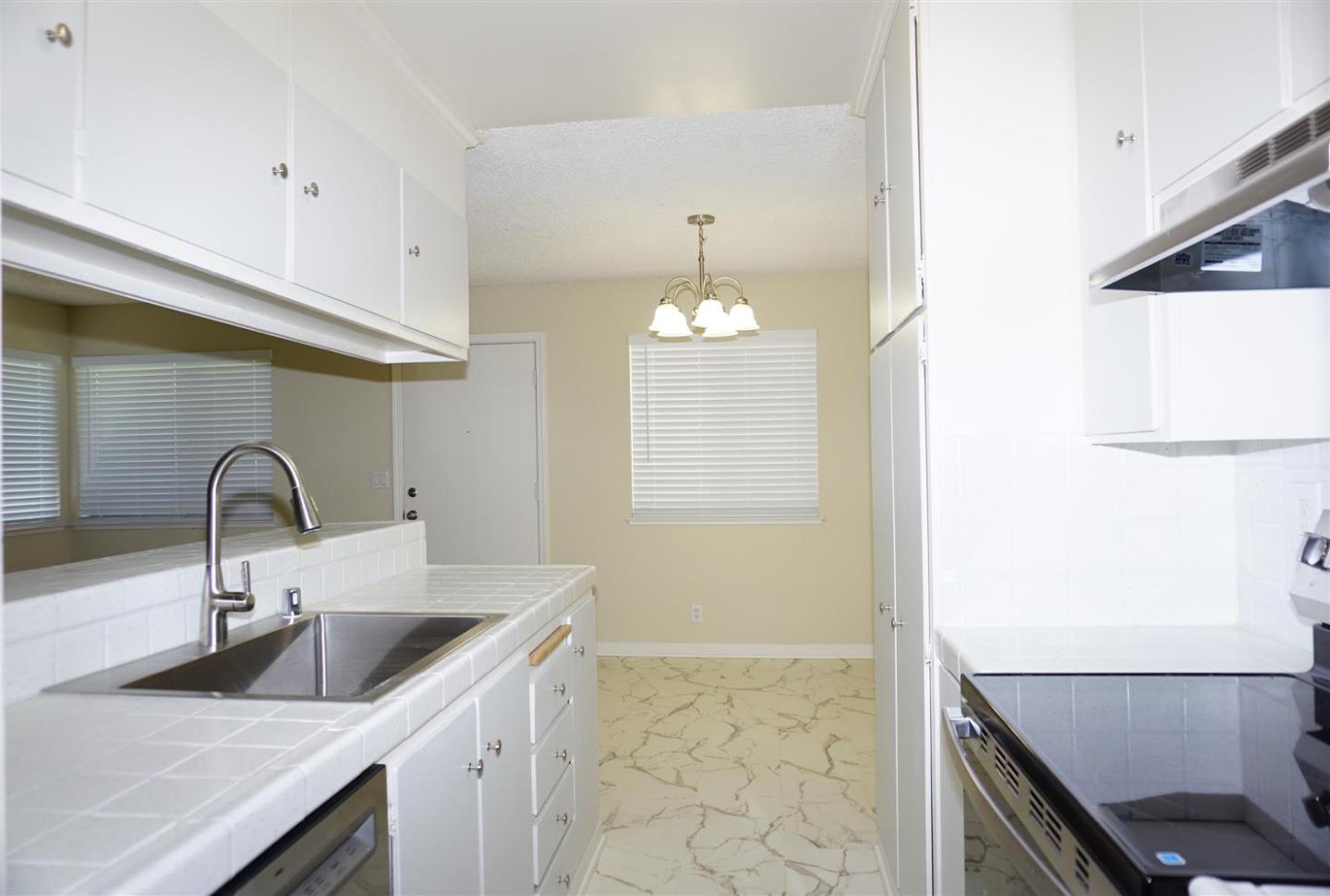 902 Gilchrist Wkwy 3 - Bedroom