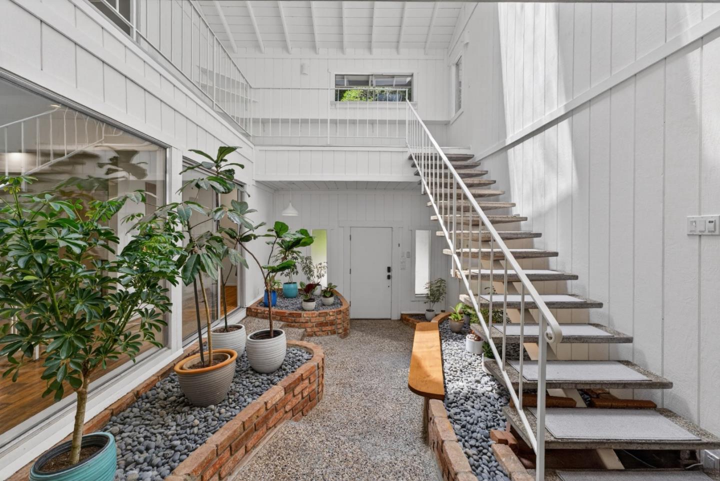 450 Vine Hill RD - Living area