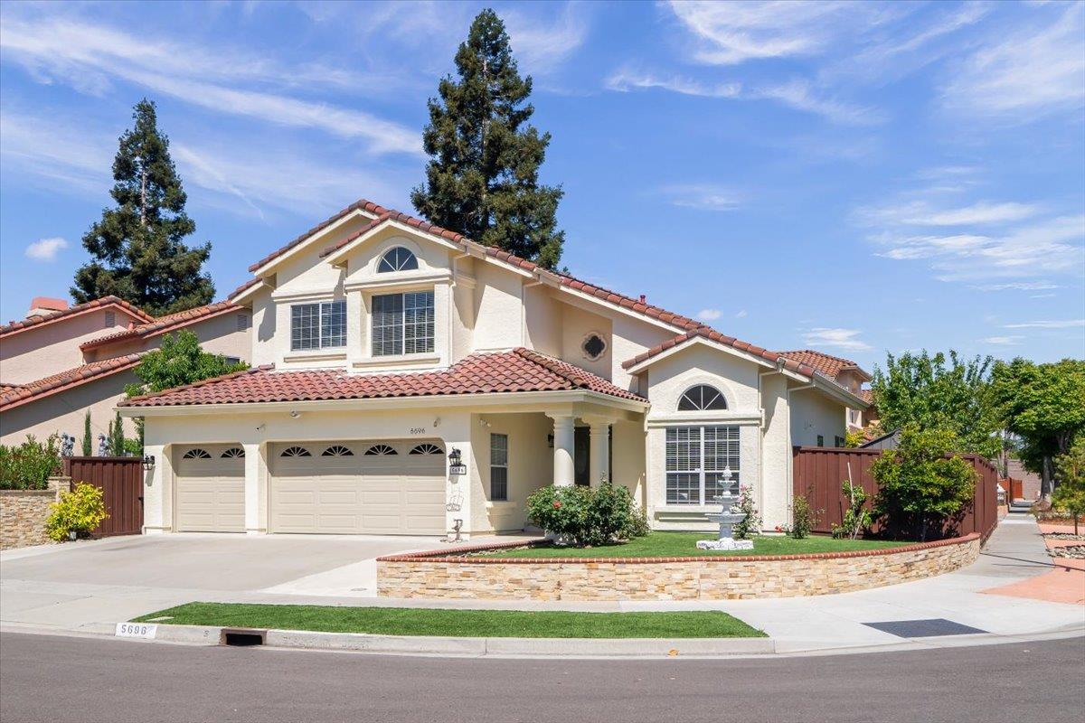 5696 Blackhawk CT