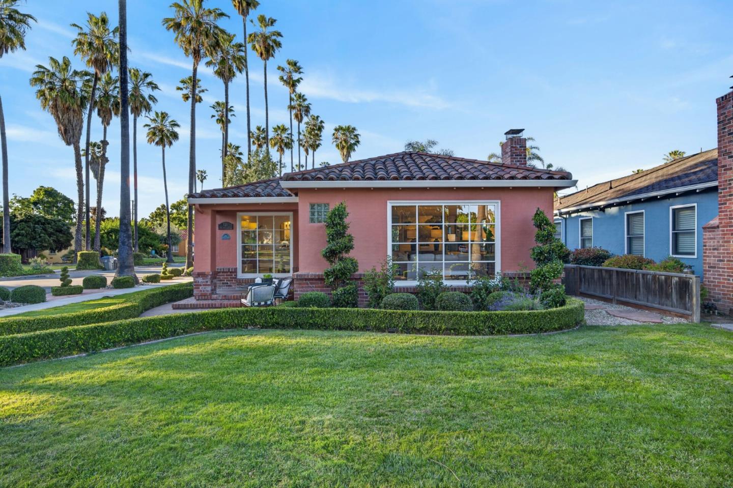 735 Palm Haven AVE