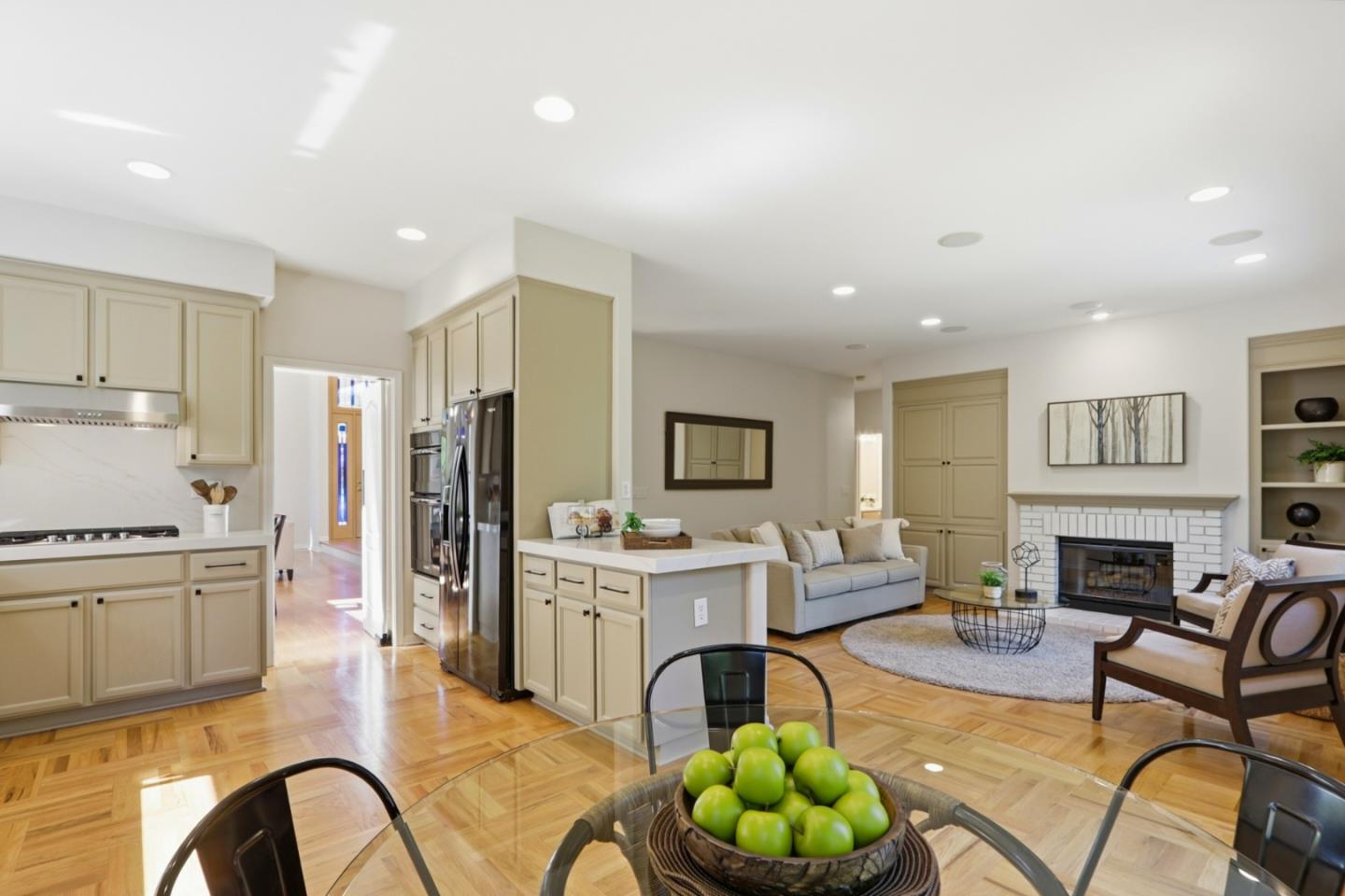 1424 Rosecrest TER - Living area