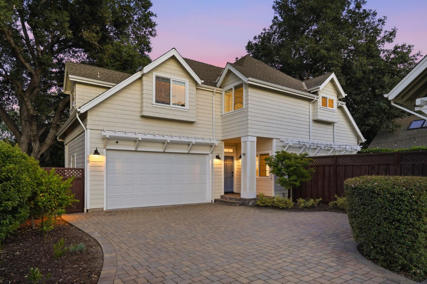 98 Forrest AVE