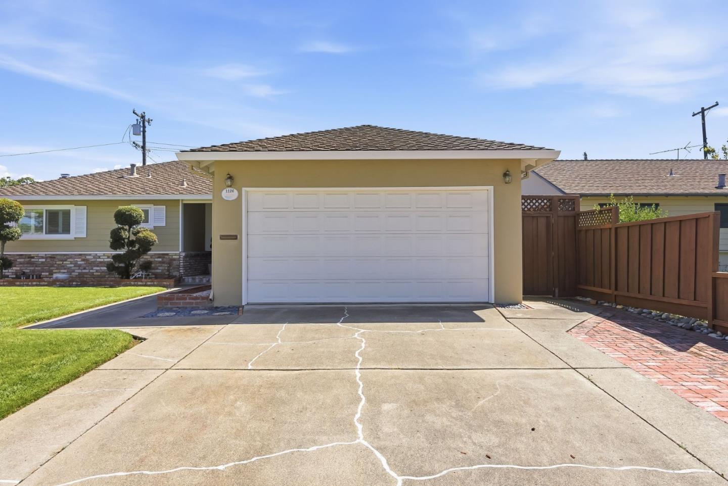 1126 W Knickerbocker DR - Bathroom