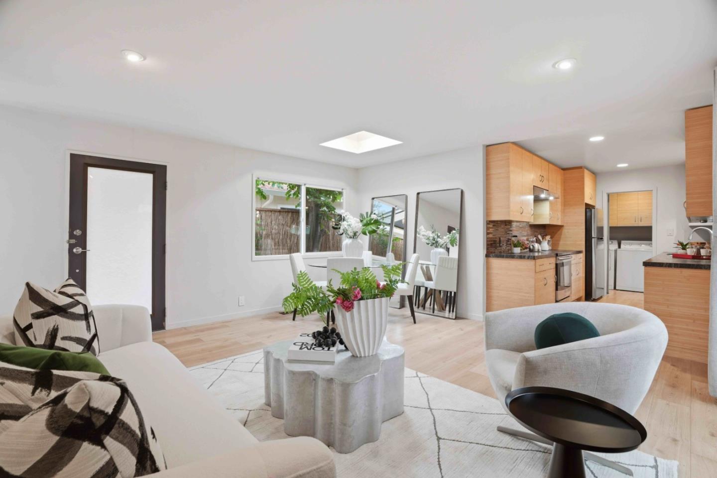 360 Fernando AVE - Kitchen