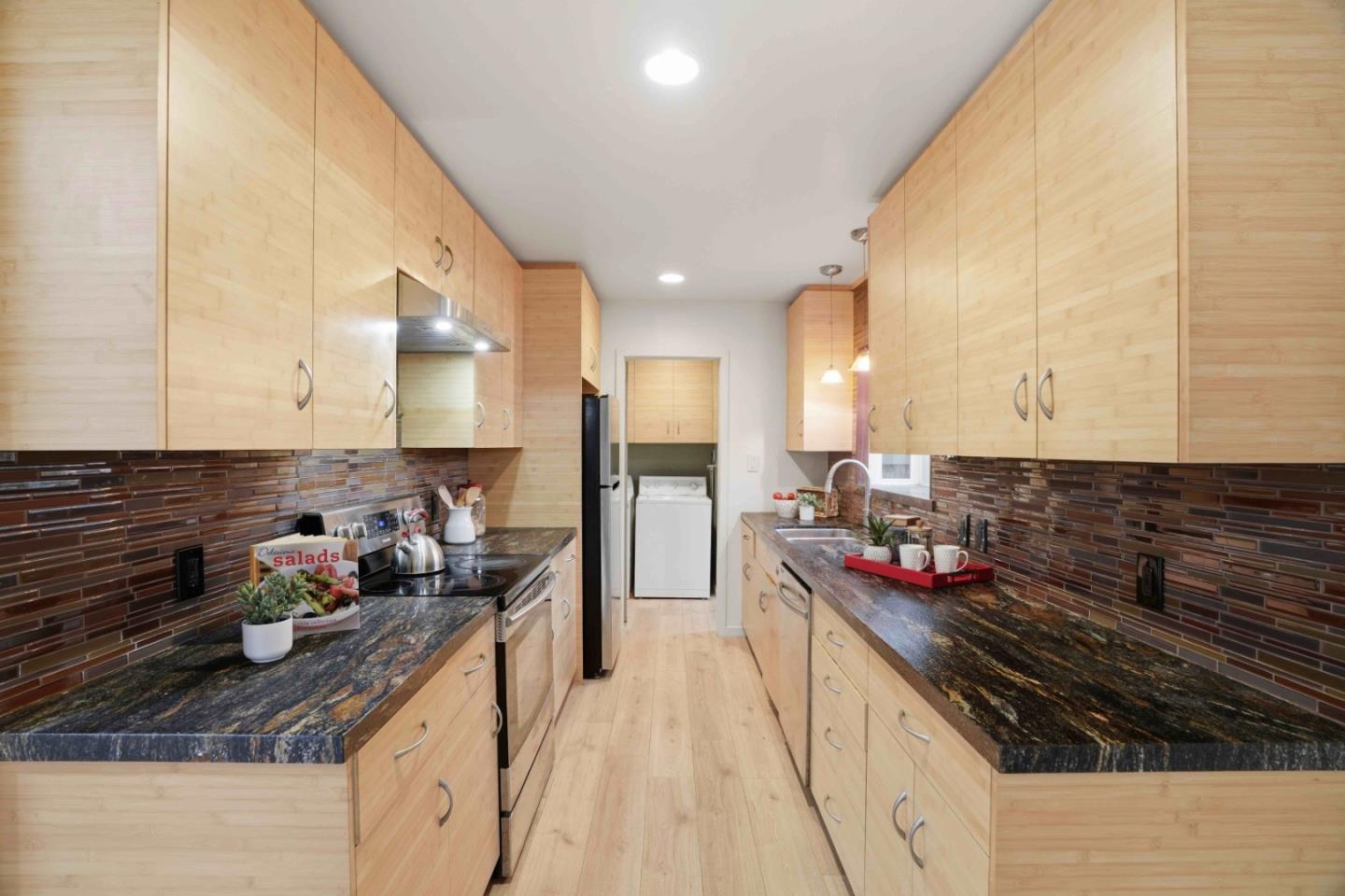 360 Fernando AVE - Bathroom