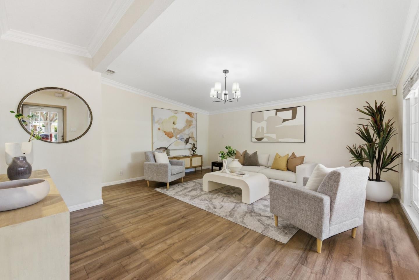 2070 Don CT - Living area