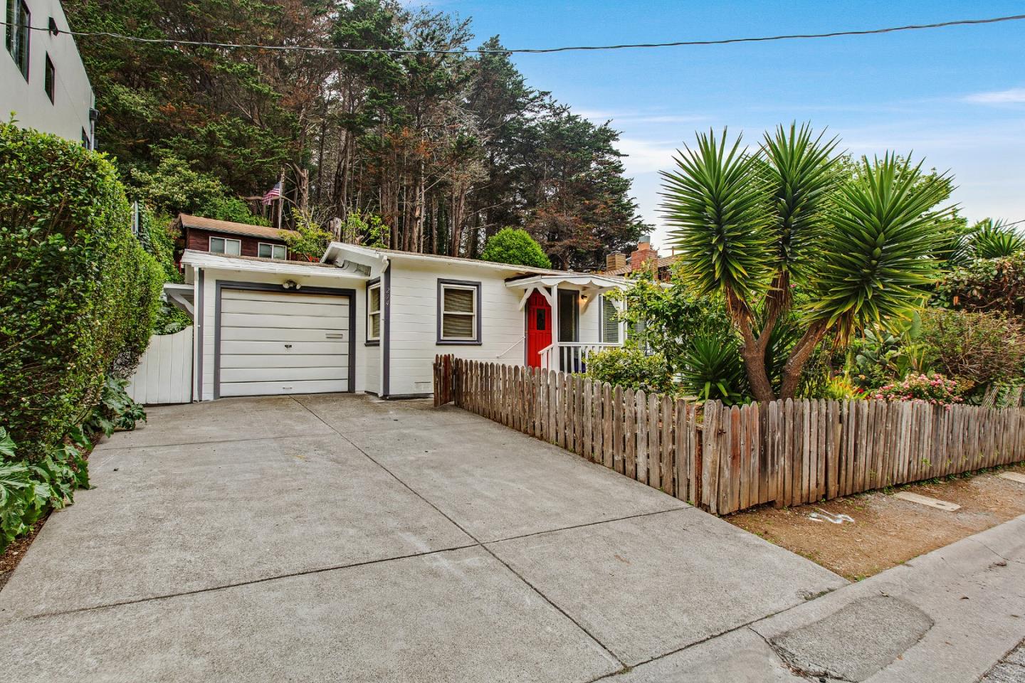 274 Juanita AVE