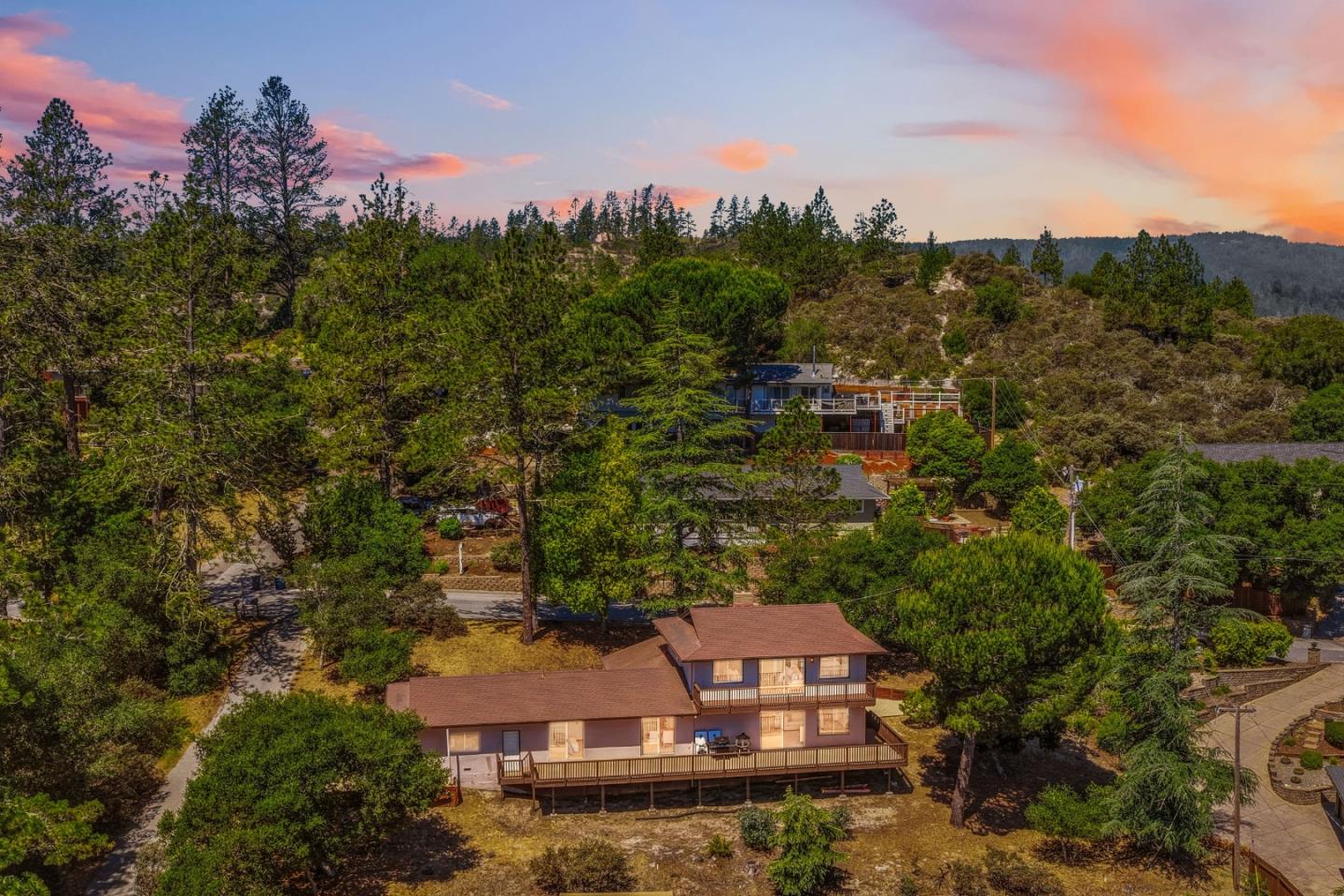 285 Twin Pines DR