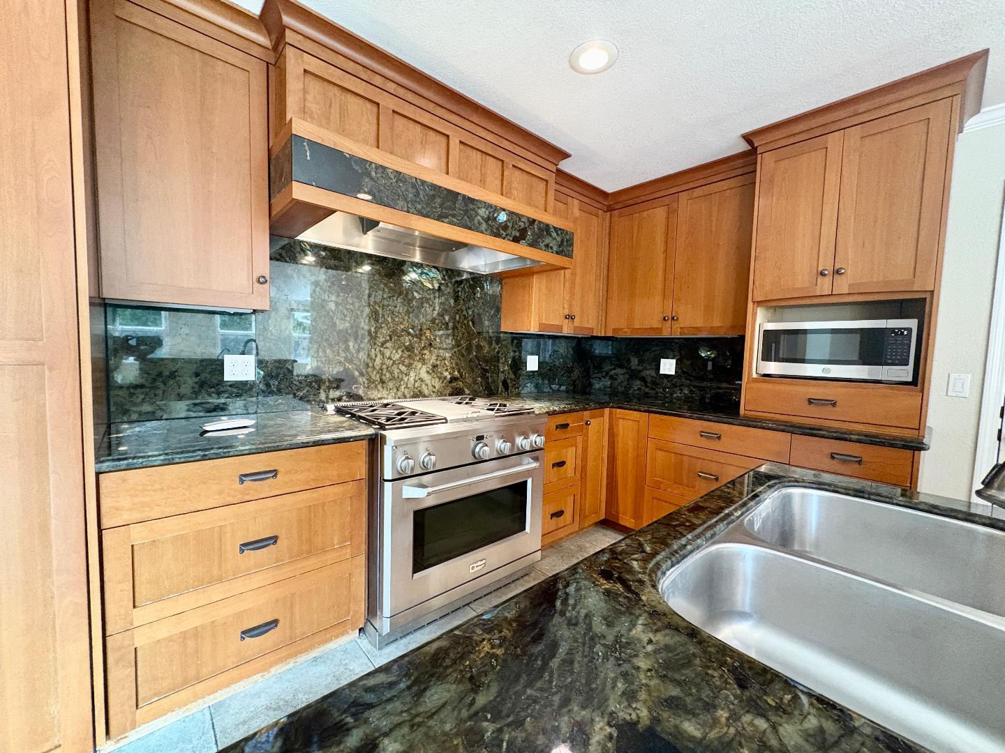 1386 Flora AVE - Interior