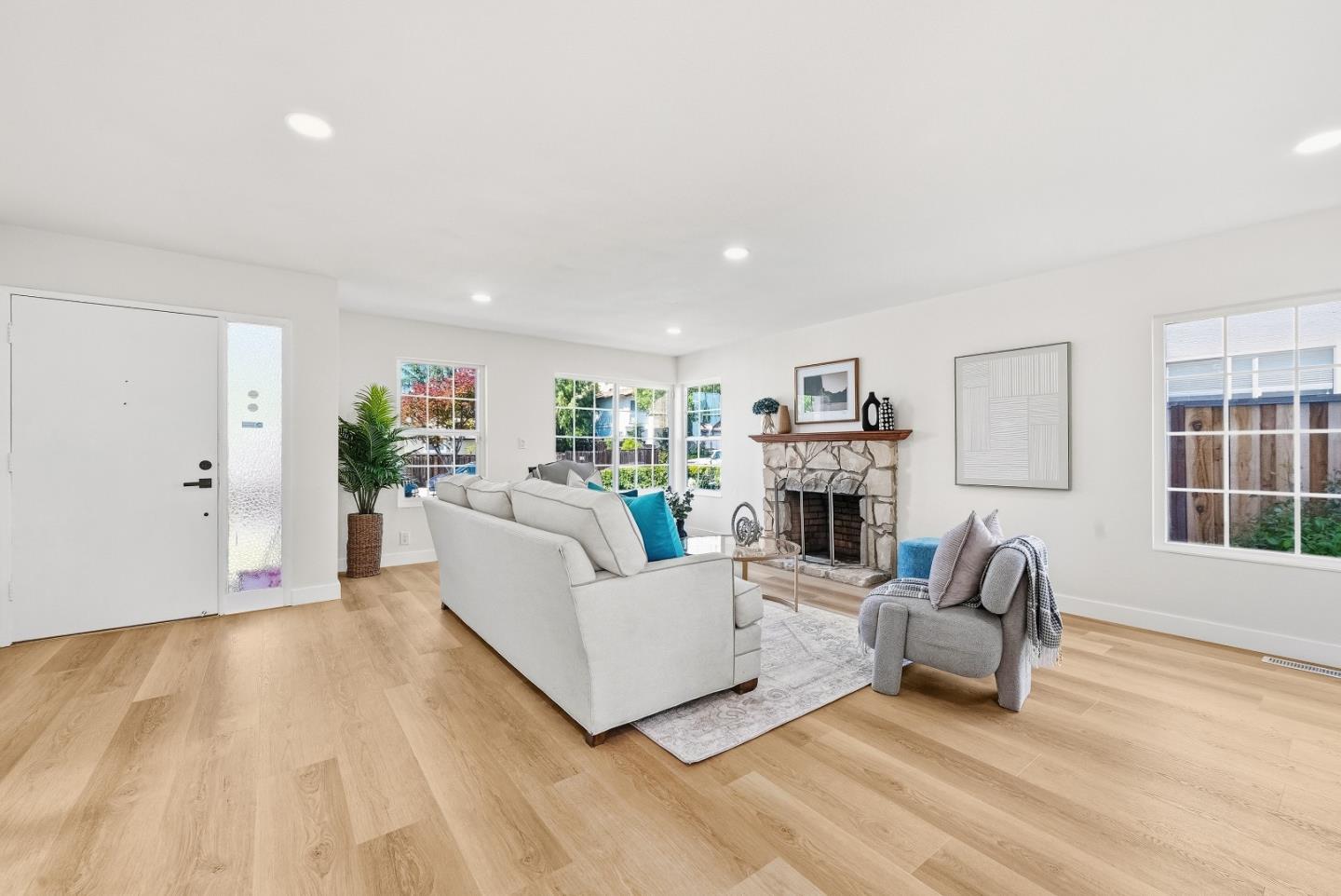 1402 Stemel WAY - Living area