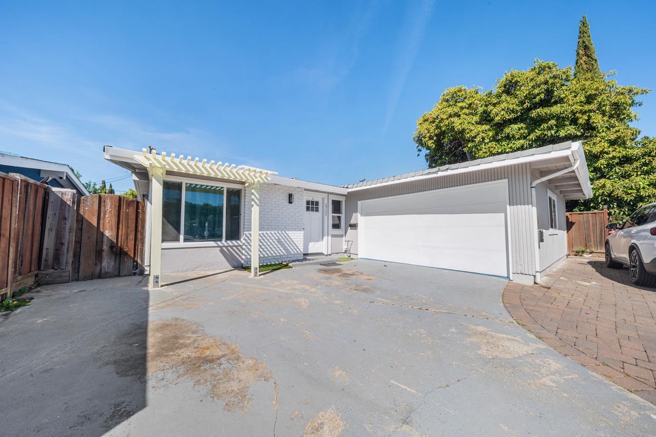 1711 Cathay DR