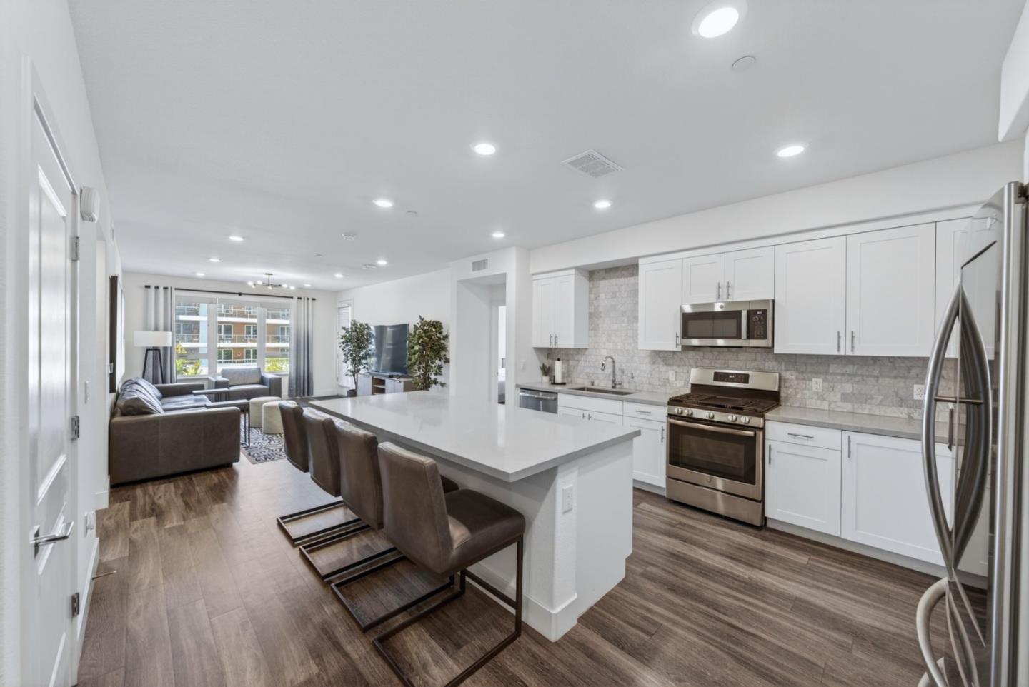 5933 Sunstone DR 306