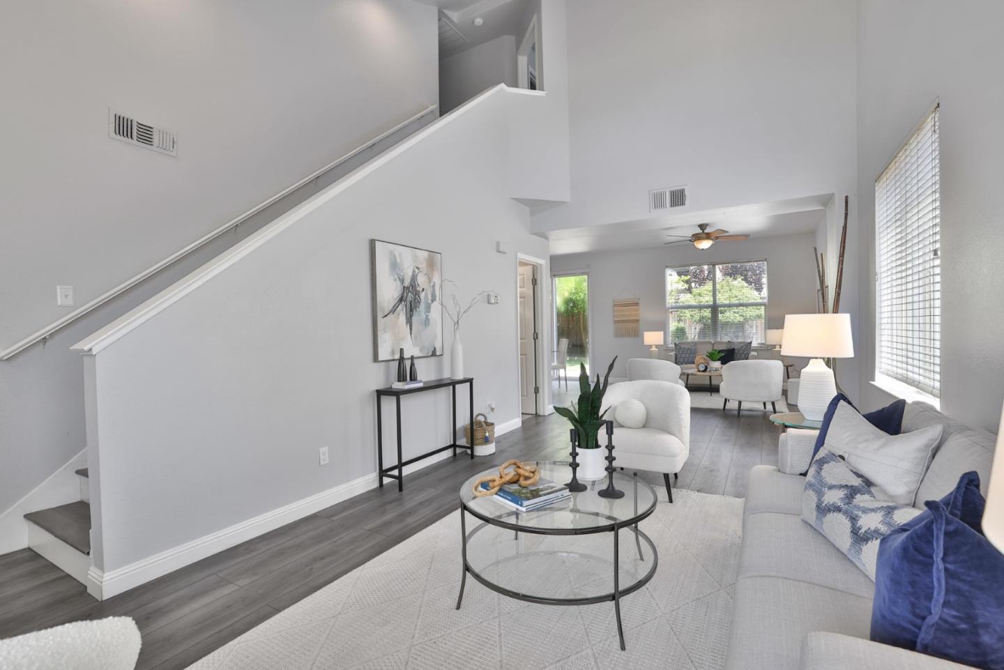 887 Martiri DR - Kitchen