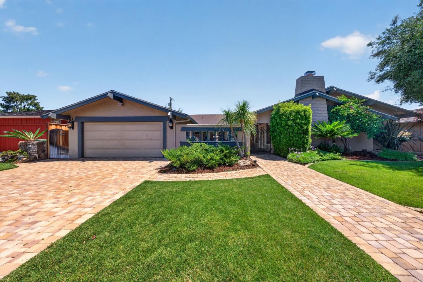 2140 Cedarwood LN