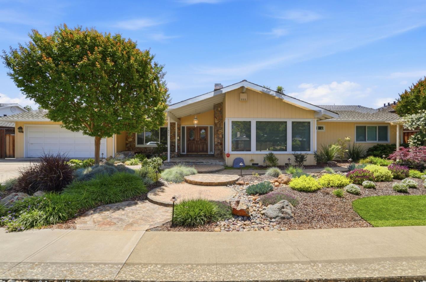 1844 Arroyo Seco DR