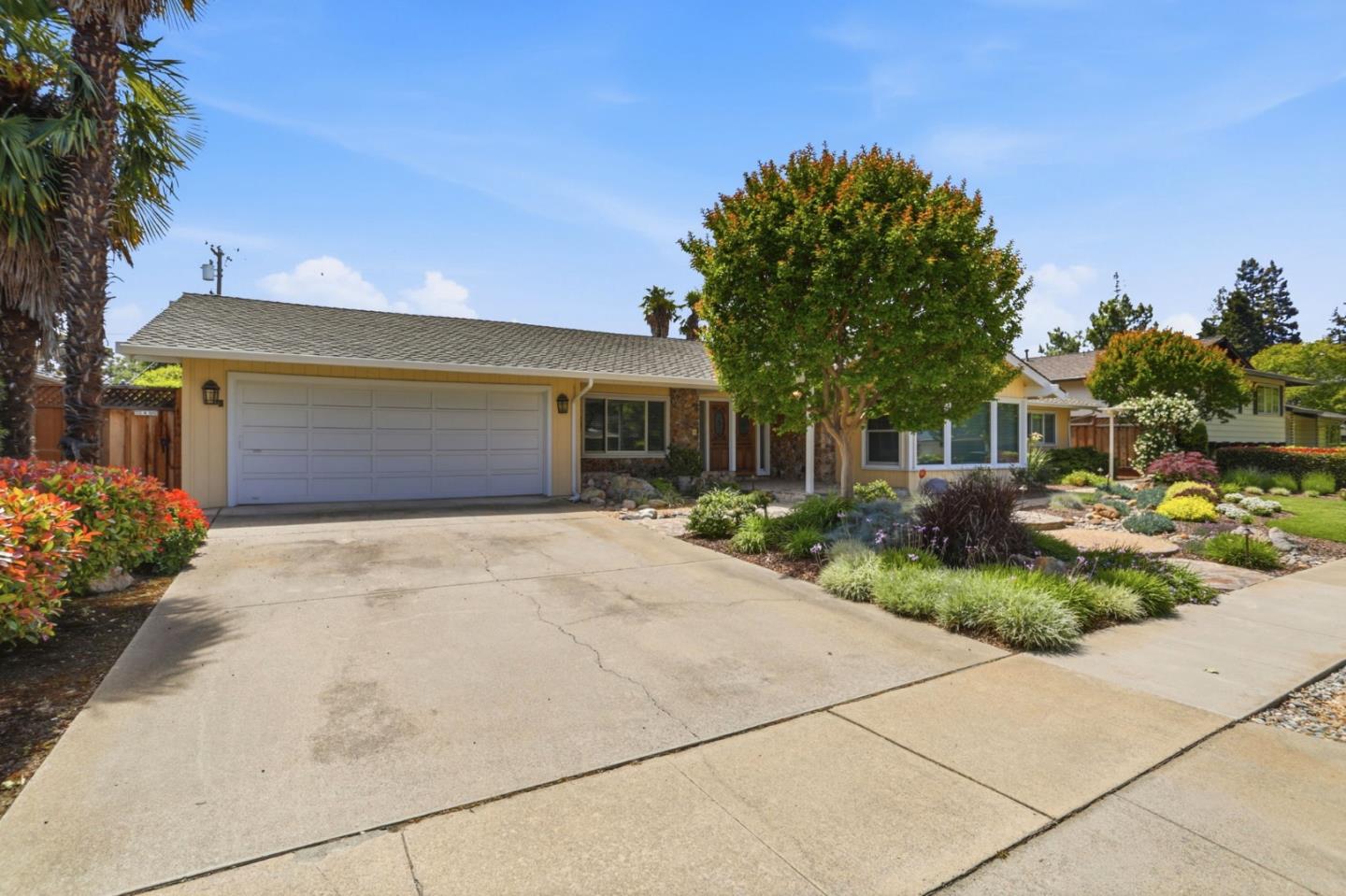 1844 Arroyo Seco DR - Interior