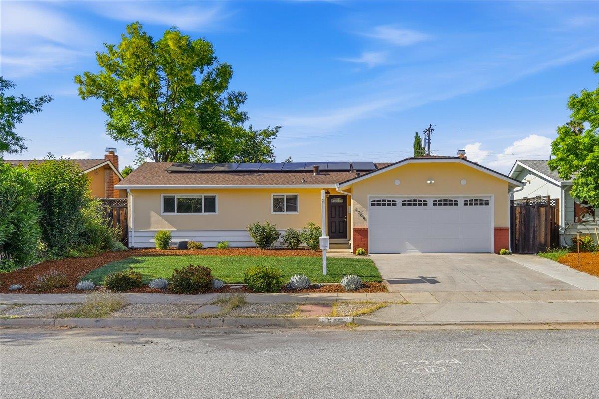 1709 Canna LN