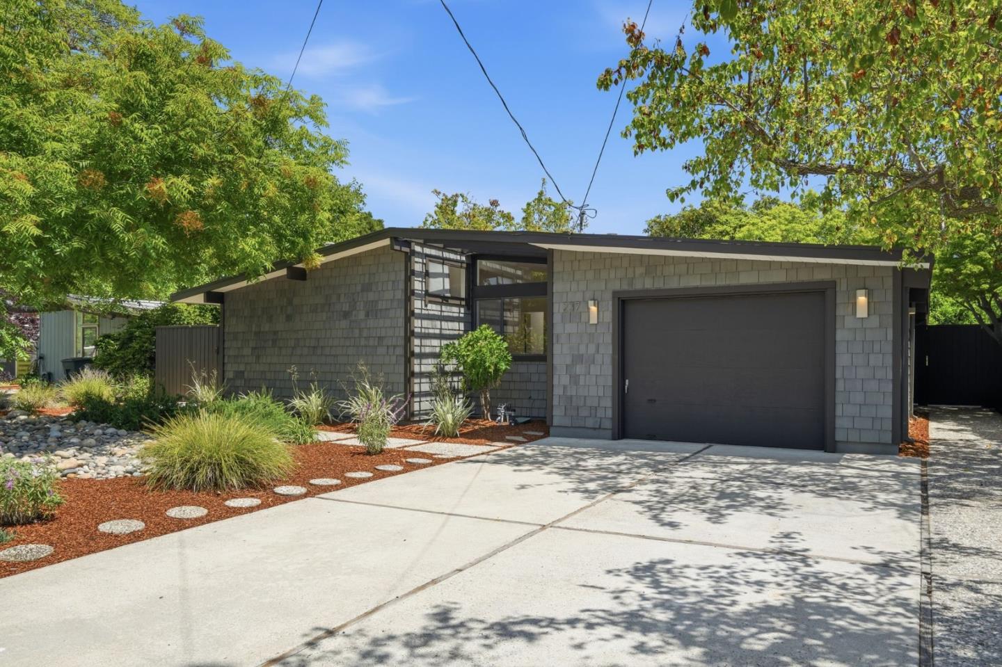 237 Edlee AVE - Kitchen