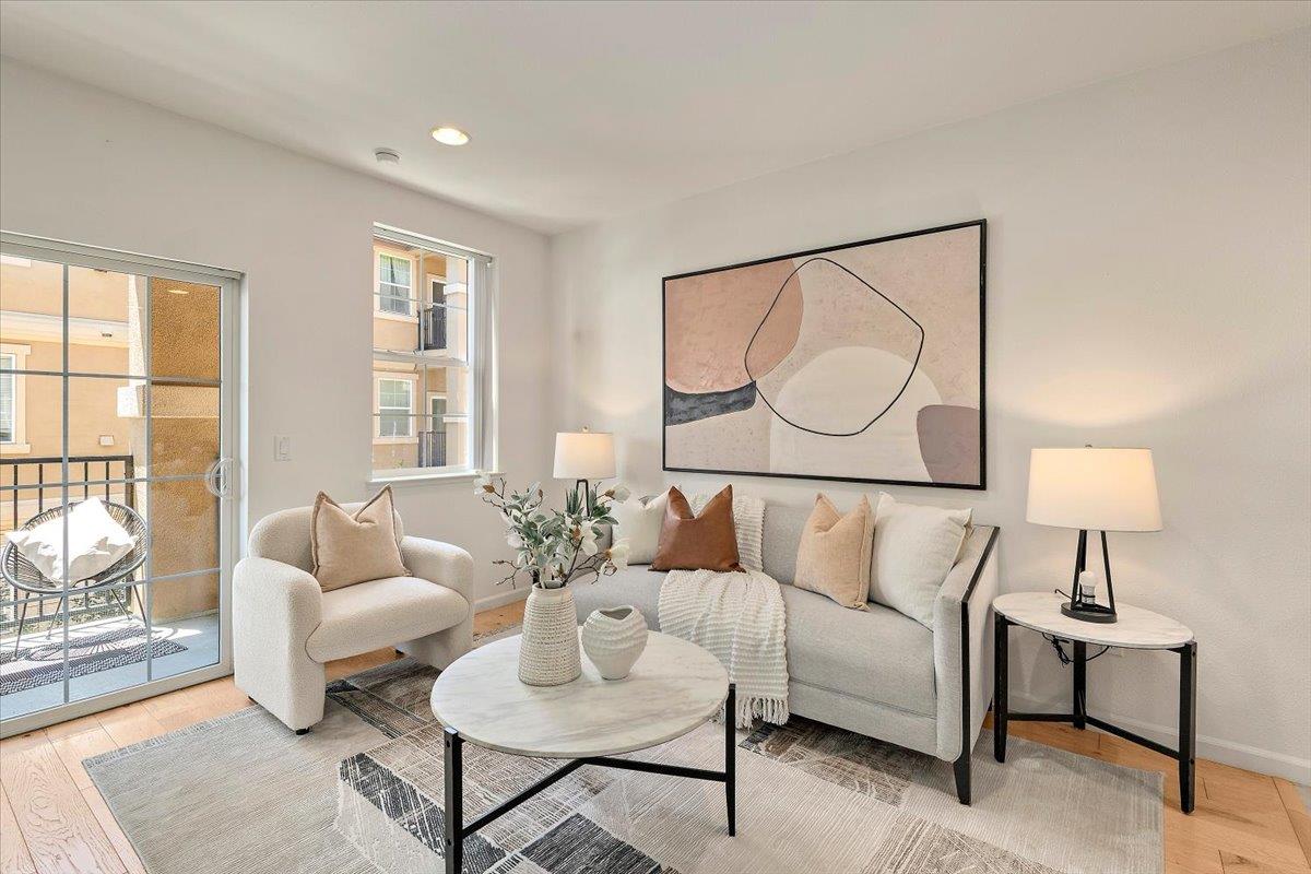 88 N Jackson AVE 308 - Interior