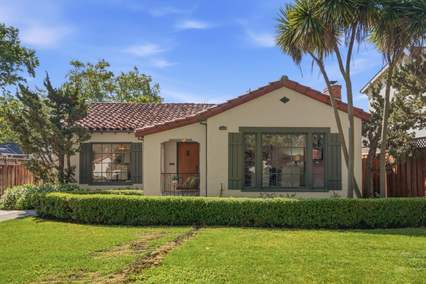 1620 Hanchett AVE - Interior