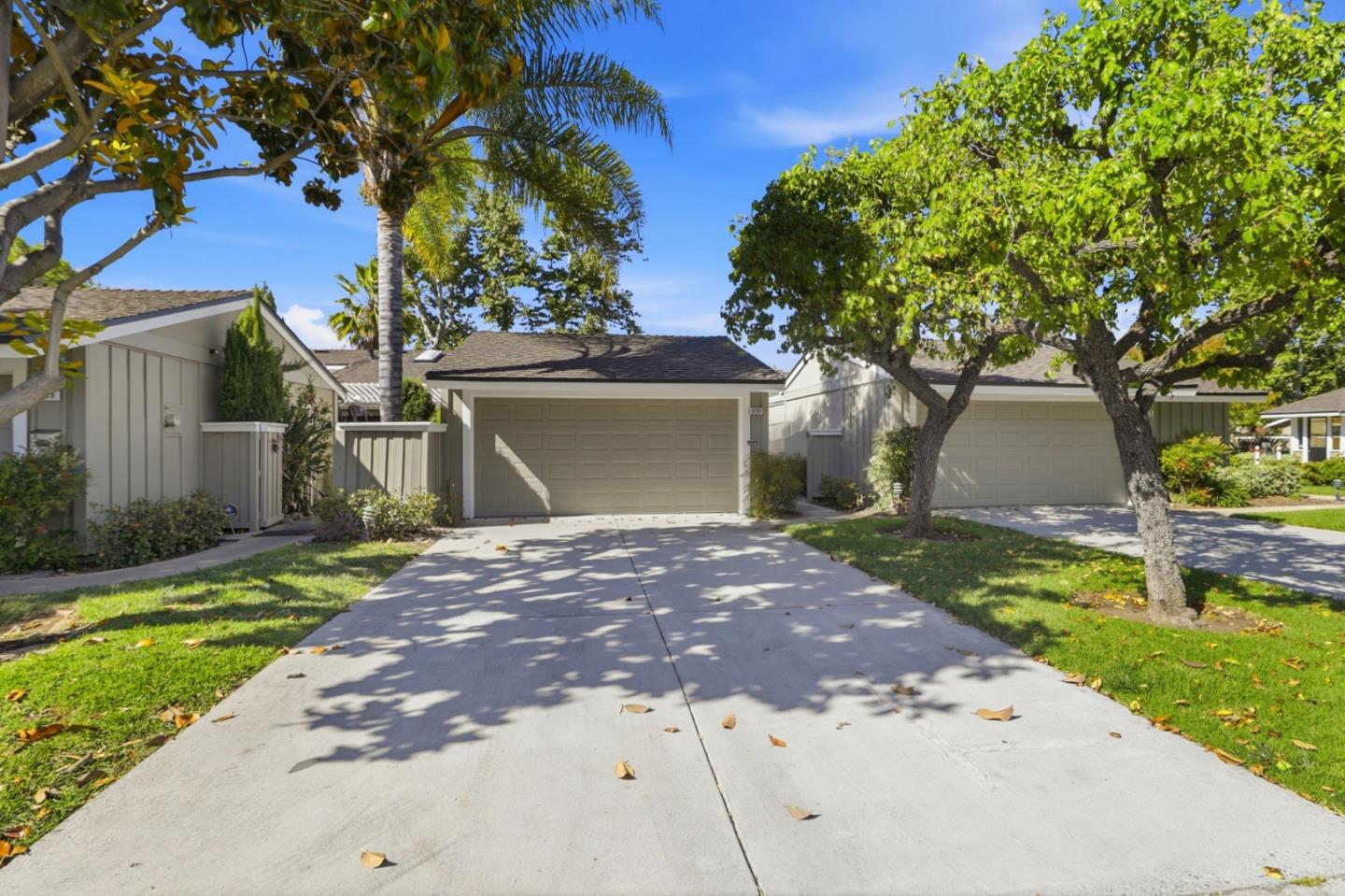 1131 Holly Oak CIR