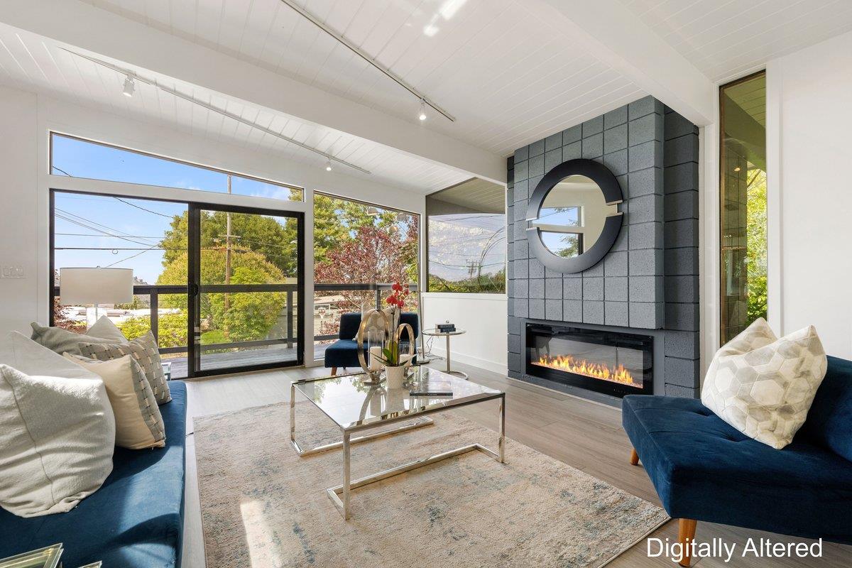 10 Laurel Hill CT - Living area